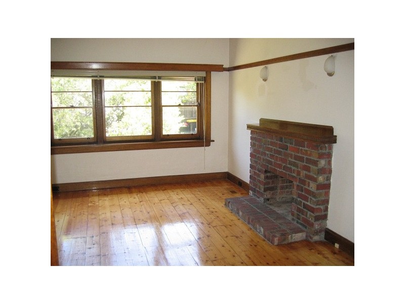 12 Hoffman Street, Cheltenham VIC 3192