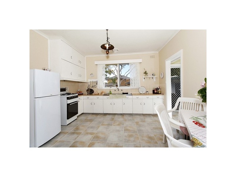 6 Robross Street, Cheltenham VIC 3192