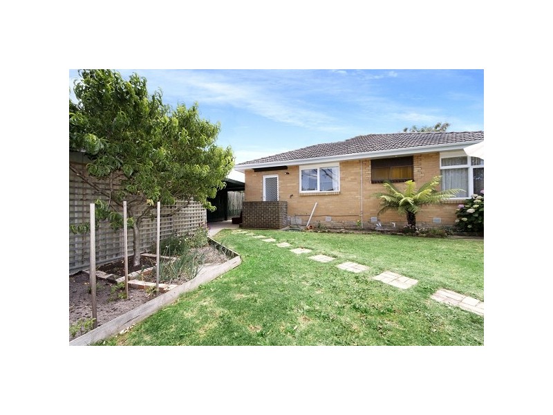 6 Robross Street, Cheltenham VIC 3192