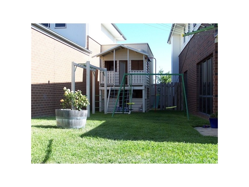 16 St Andrews Drive, Heatherton VIC 3202