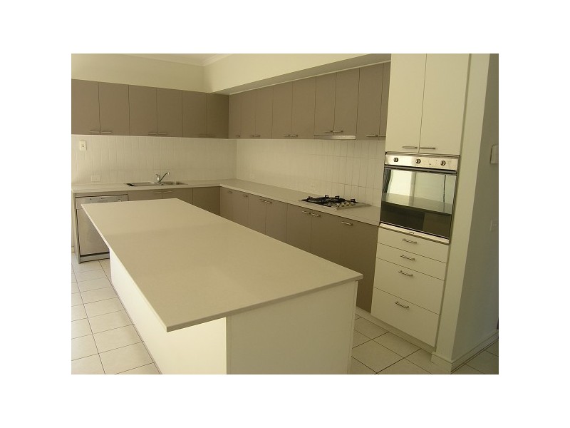 18 St Georges Crescent, Heatherton VIC 3202