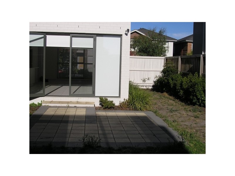 18 St Georges Crescent, Heatherton VIC 3202