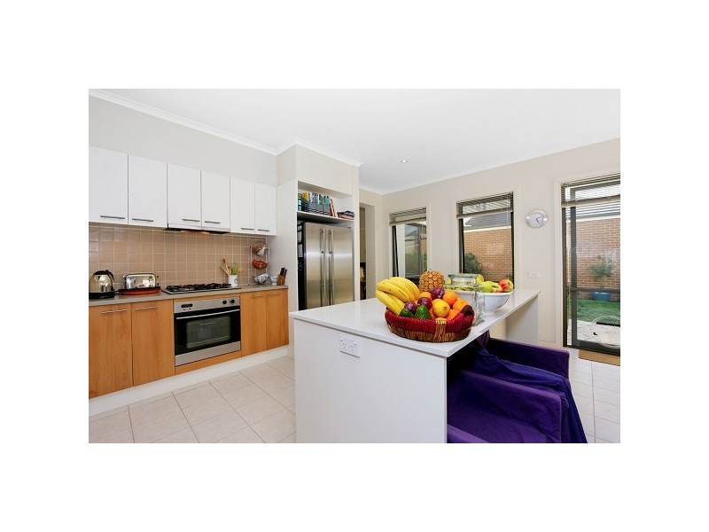 8 St Andrews Drive, Heatherton VIC 3202