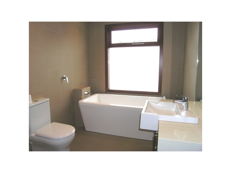 2/37 Derring Lane, Cheltenham VIC 3192