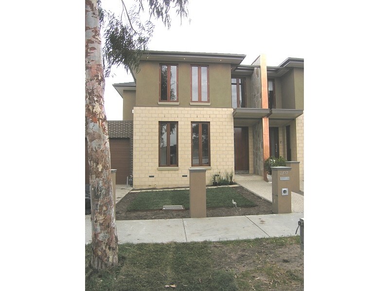 2/37 Derring Lane, Cheltenham VIC 3192