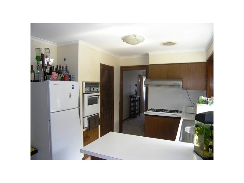 17 Barclay Drive, Cheltenham VIC 3192