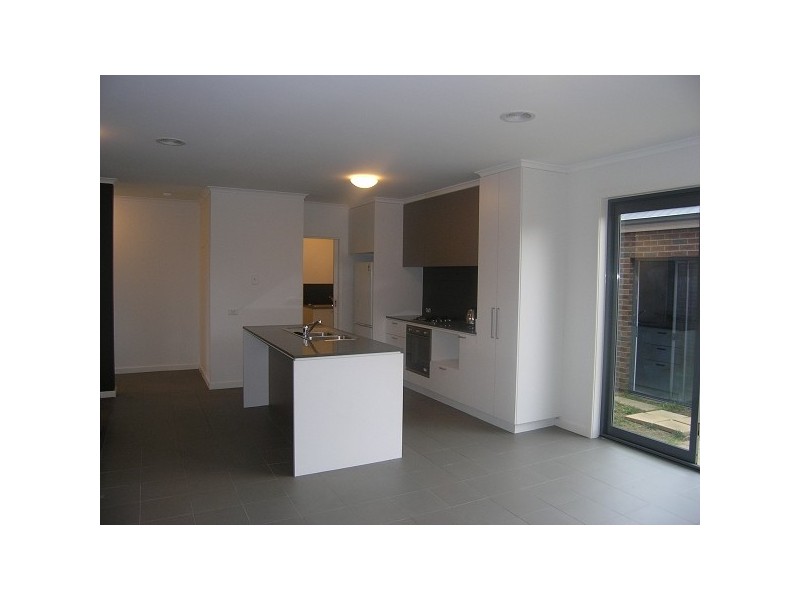 32 San Lorenzo Court, Heatherton VIC 3202