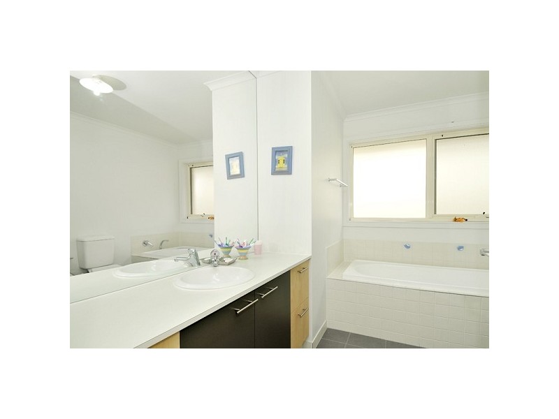 14 St Andrews Drive, Heatherton VIC 3202