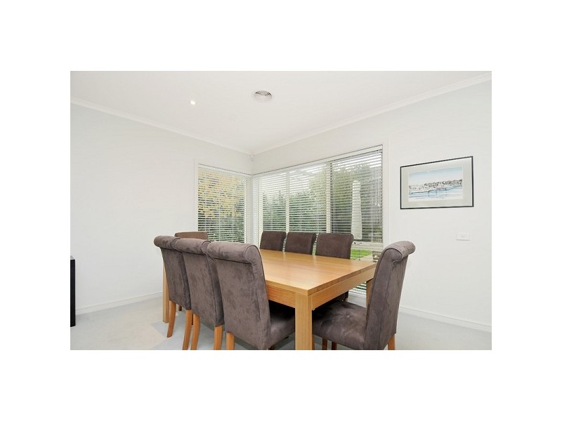 14 St Andrews Drive, Heatherton VIC 3202