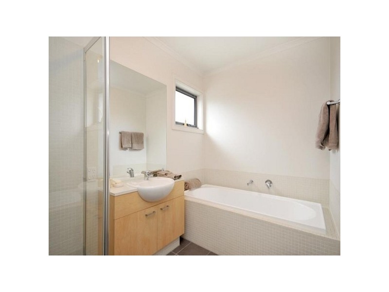 6 Muirfield close, Heatherton VIC 3202