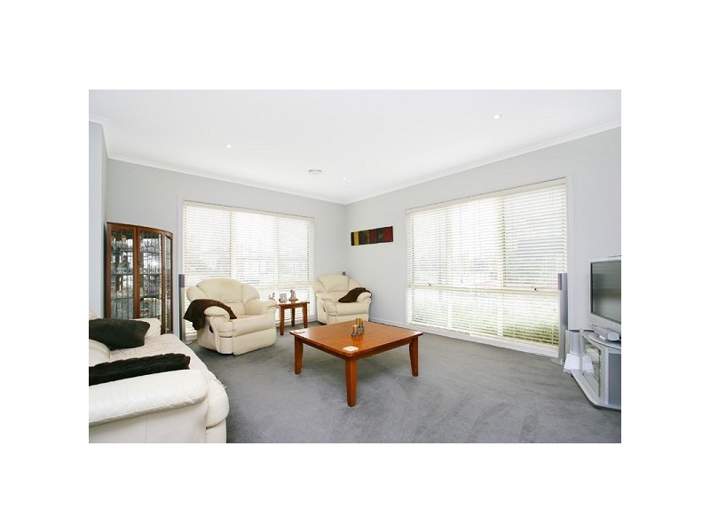 6 Augusta Square, Heatherton VIC 3202