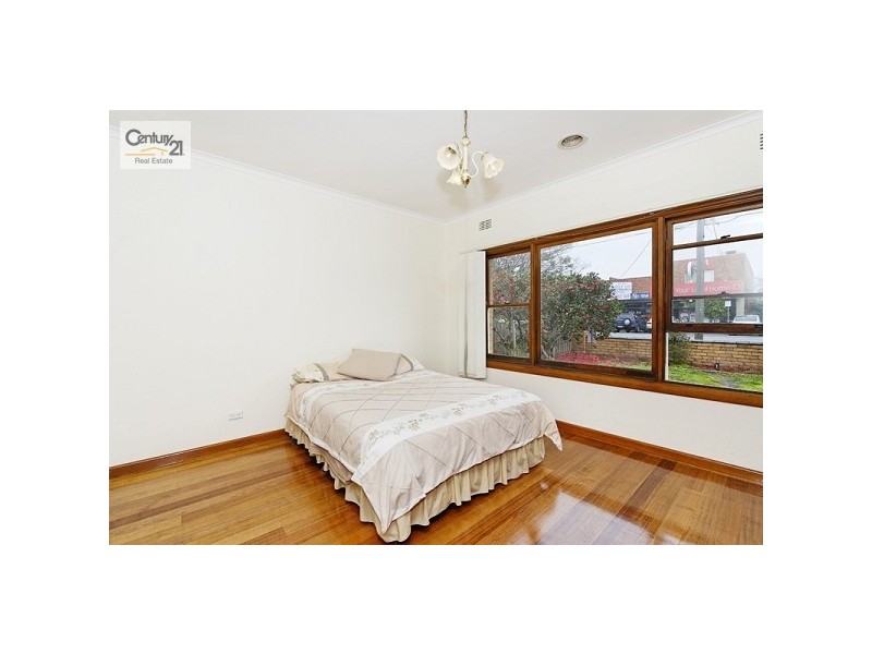 377 Bay Road, Cheltenham VIC 3192