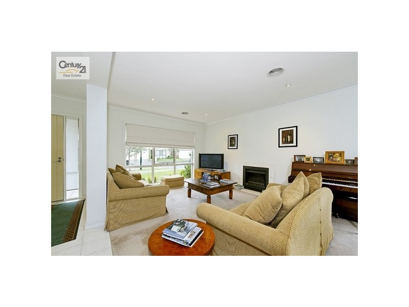 12 St Andrews Drive, Heatherton VIC 3202