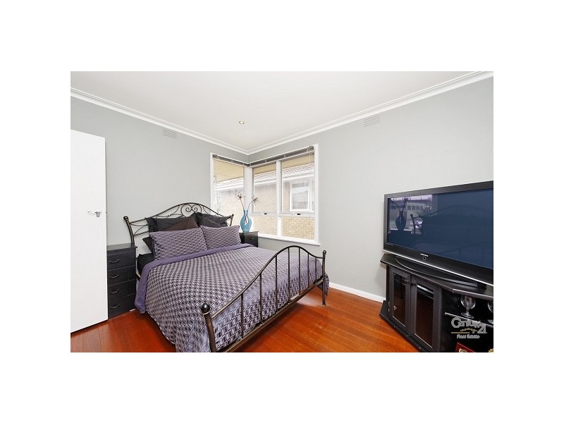 2/120 Centre Dandenong Road, Cheltenham VIC 3192