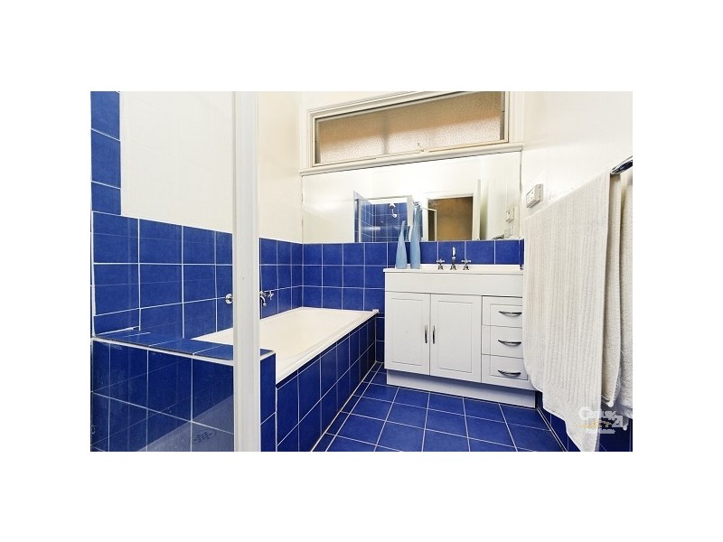 2/120 Centre Dandenong Road, Cheltenham VIC 3192