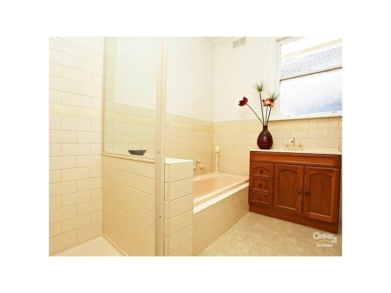 84 Bernard Street, Cheltenham VIC 3192