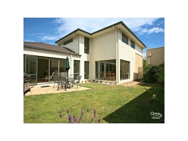 8 St Andrews Drive, Heatherton VIC 3202