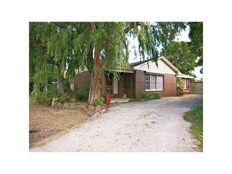 8 Rhoda Street, Dingley Village VIC 3172