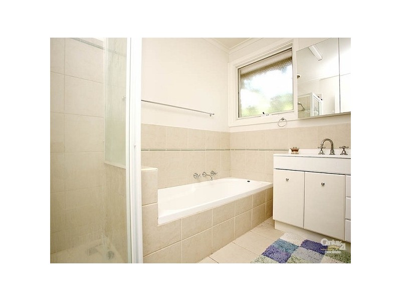 8 Rhoda Street, Dingley Village VIC 3172