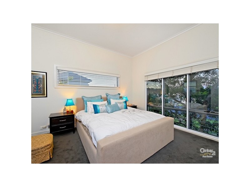 8 Ganton Place, Heatherton VIC 3202