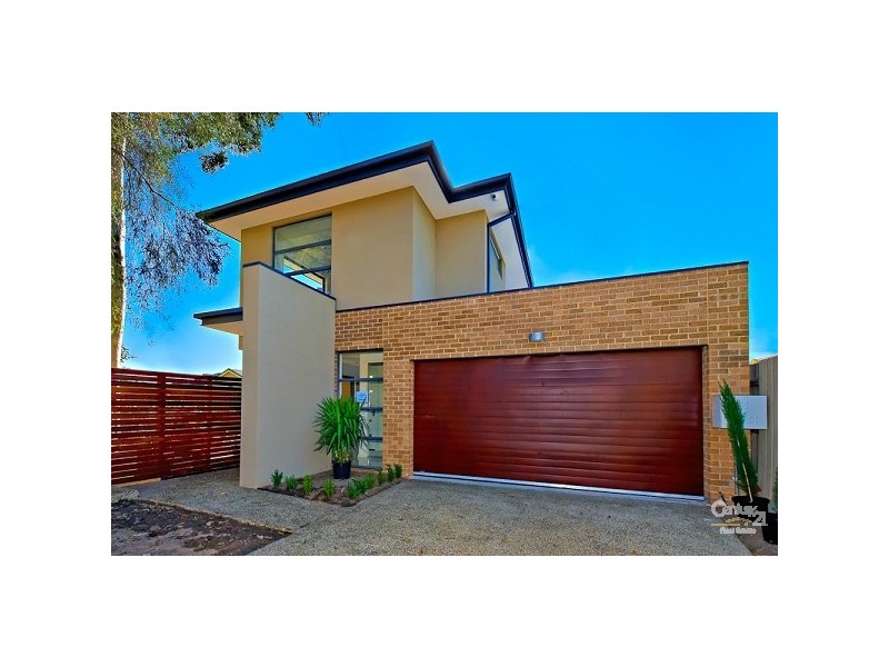 32 Derring Lane, Cheltenham VIC 3192