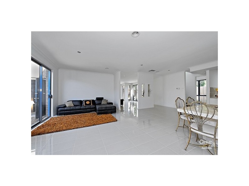 32 Derring Lane, Cheltenham VIC 3192