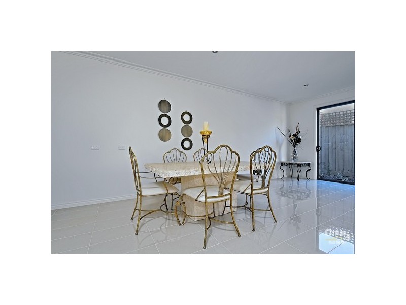 32 Derring Lane, Cheltenham VIC 3192