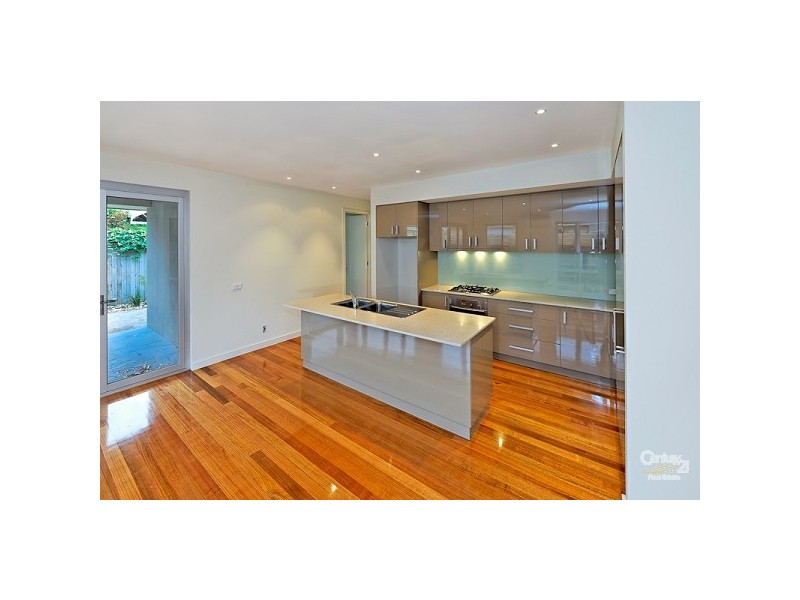 3/6 Russell Court, Mentone VIC 3194