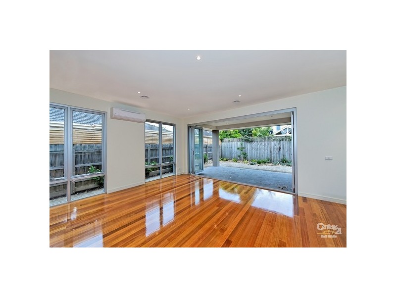 3/6 Russell Court, Mentone VIC 3194