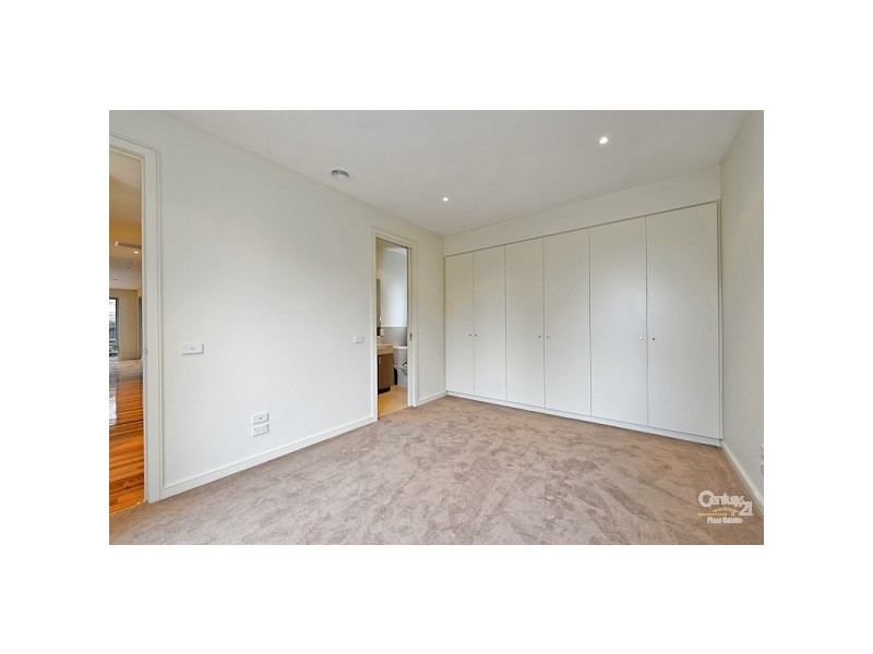 3/6 Russell Court, Mentone VIC 3194