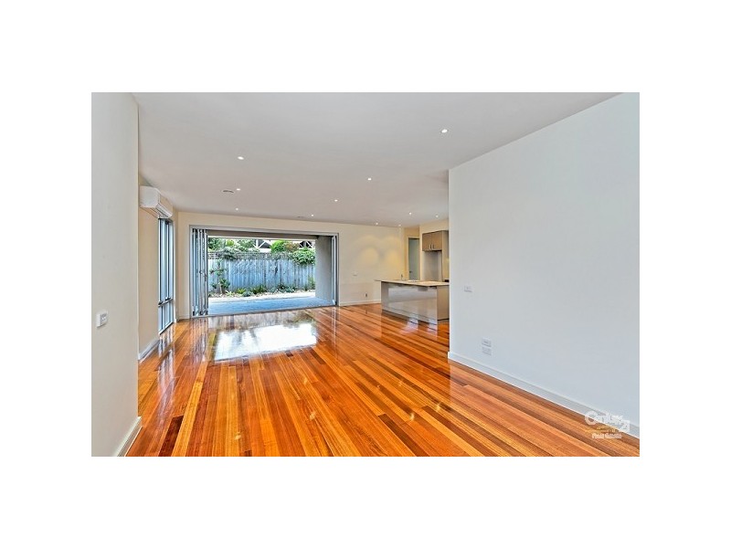 3/6 Russell Court, Mentone VIC 3194