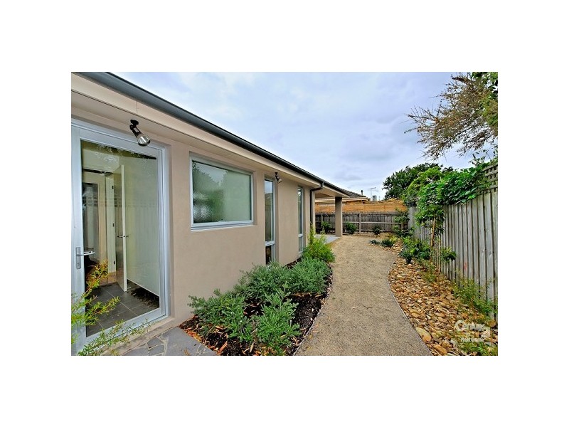 3/6 Russell Court, Mentone VIC 3194