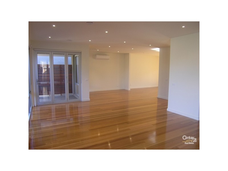 2/6 Russell crt, Mentone VIC 3194