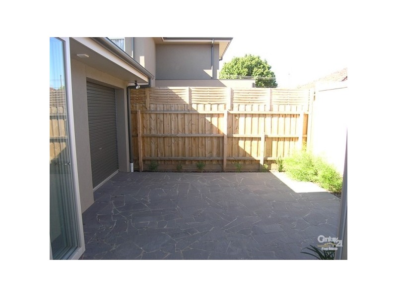 2/6 Russell crt, Mentone VIC 3194