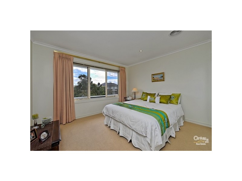 4 St Andrews Drive, Heatherton VIC 3202