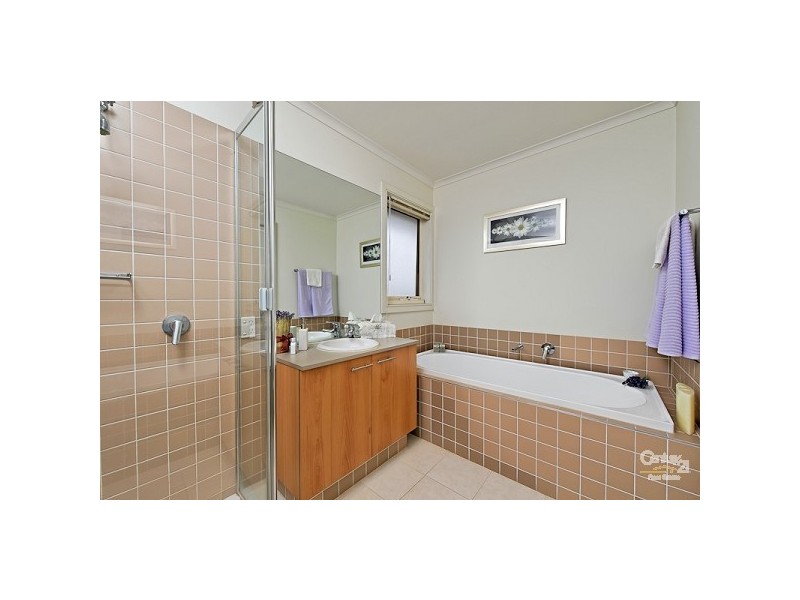 4 St Andrews Drive, Heatherton VIC 3202