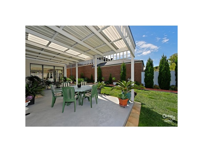 24 Oakmont Crescent, Heatherton VIC 3202