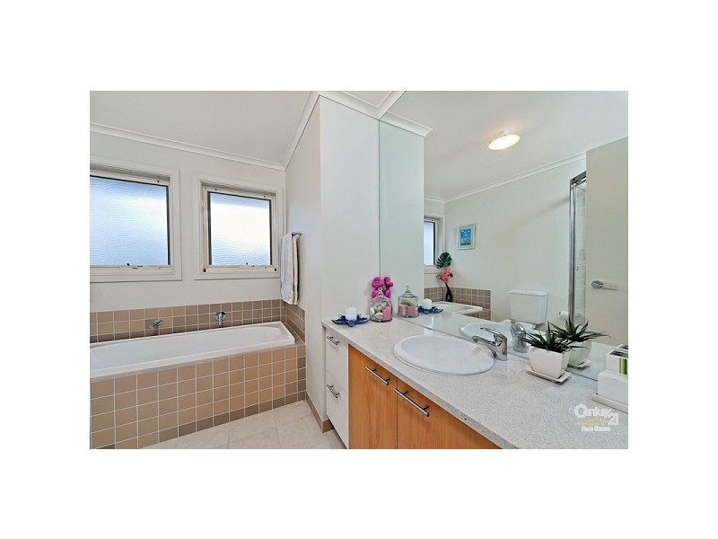 15 Cypress Point Parade, Heatherton VIC 3202