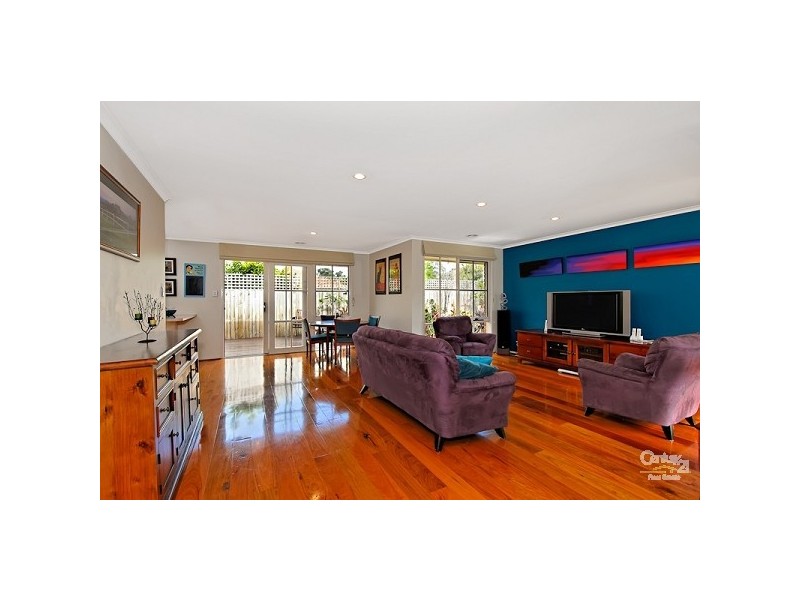 2/10 Harpley Street, Cheltenham VIC 3192