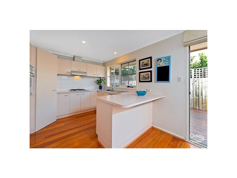 2/10 Harpley Street, Cheltenham VIC 3192