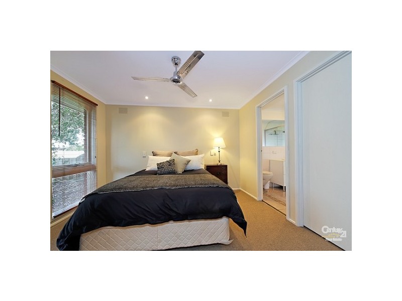 93 Ella Grove, Chelsea VIC 3196