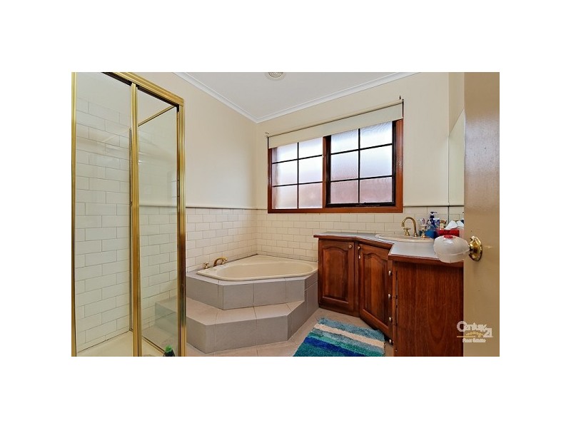 33 Elliott Street, Cheltenham VIC 3192