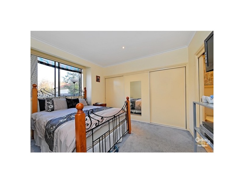 2/11 Farm Road, Cheltenham VIC 3192