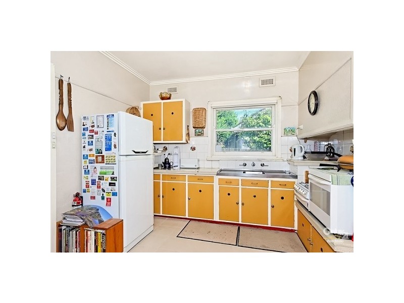 16 Golf View Road, Heatherton VIC 3202