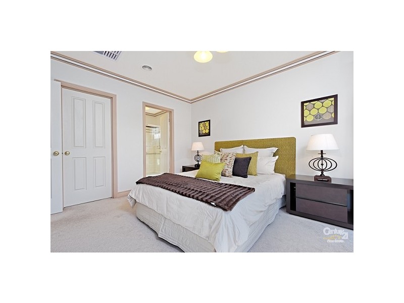 12 Clendon Court, Cheltenham VIC 3192