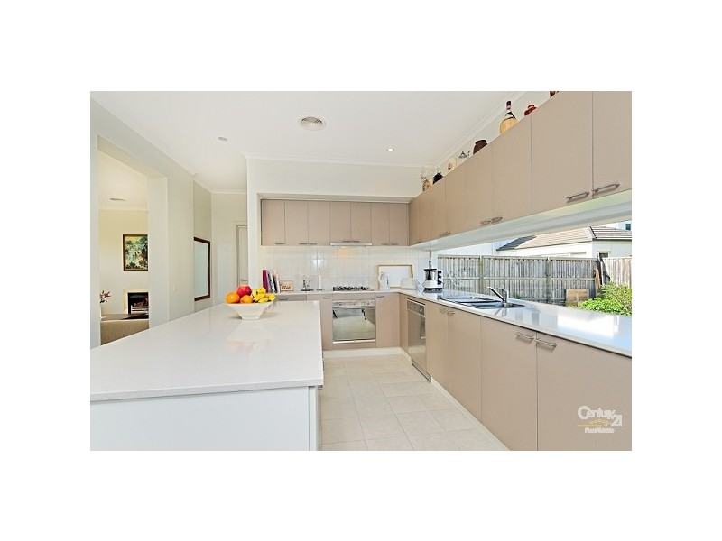 8 Augusta Square, Heatherton VIC 3202