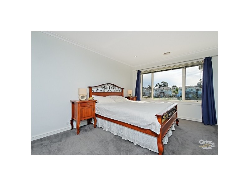 8 Augusta Square, Heatherton VIC 3202