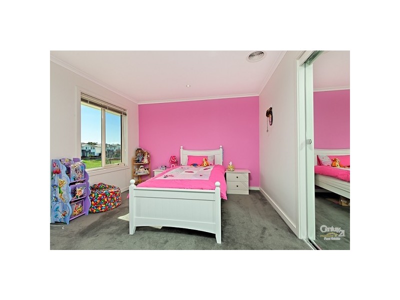 8 Augusta Square, Heatherton VIC 3202