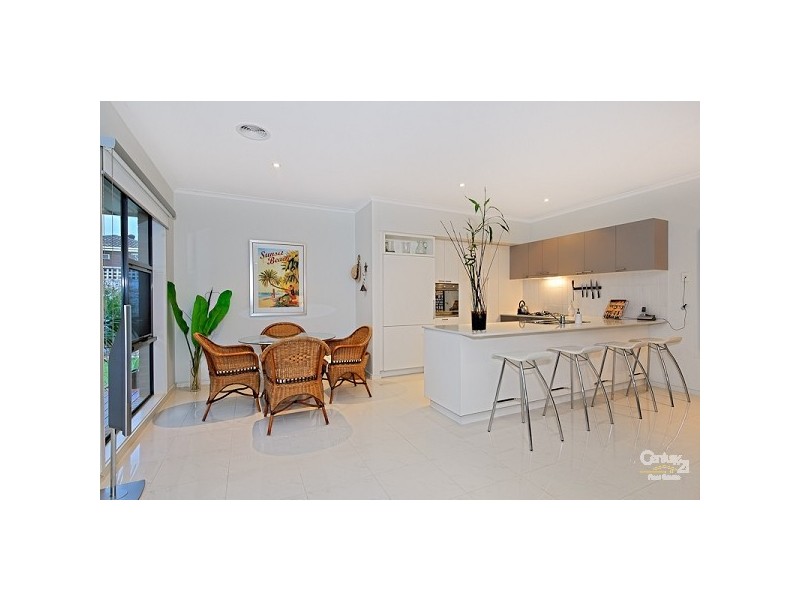 20 Oakmont Crescent, Heatherton VIC 3202