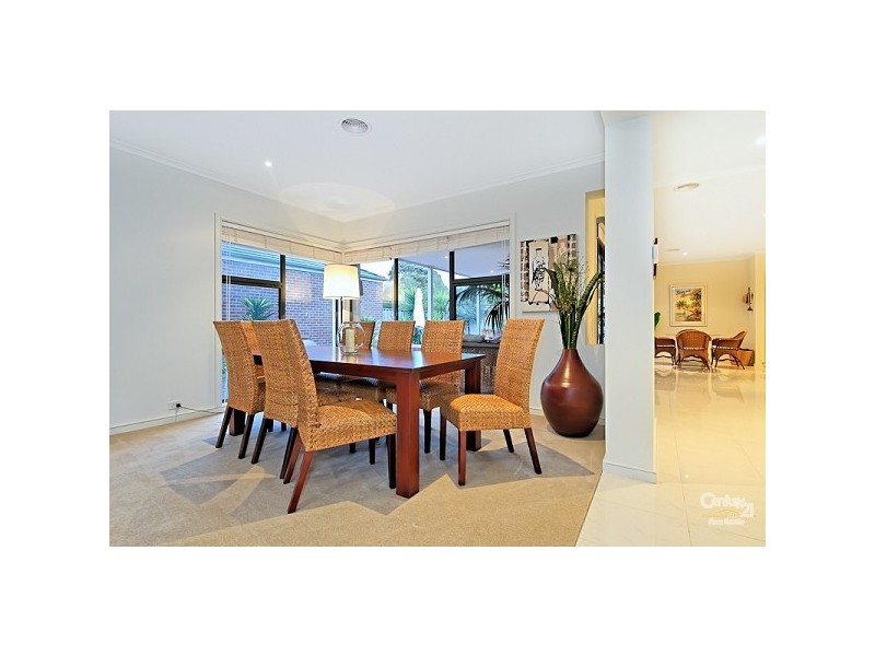 20 Oakmont Crescent, Heatherton VIC 3202
